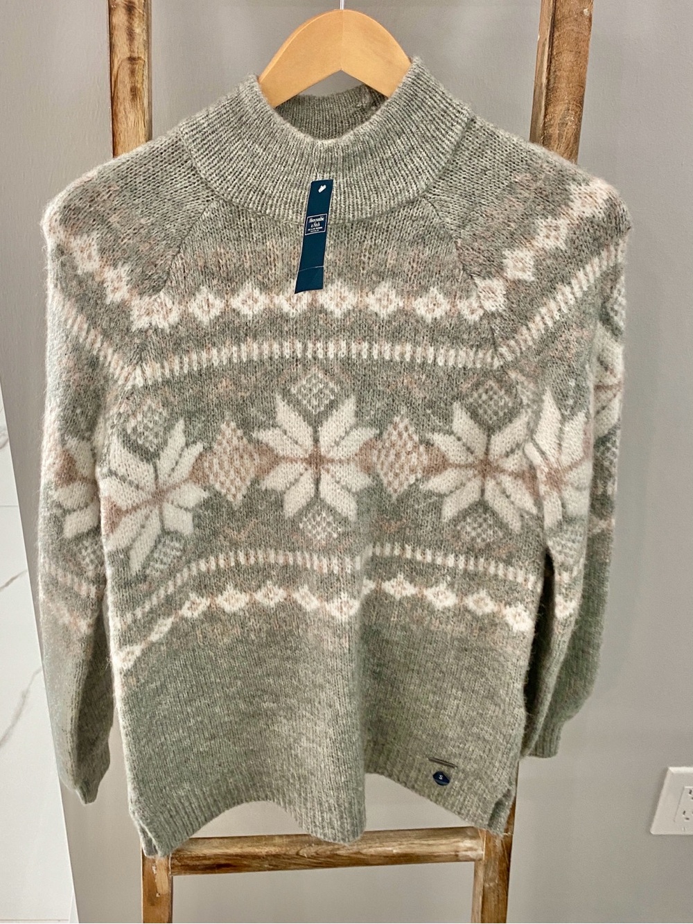 Abercrombie & Fitch Gray Fair Isle Turtleneck Sweater with Cream Accent
